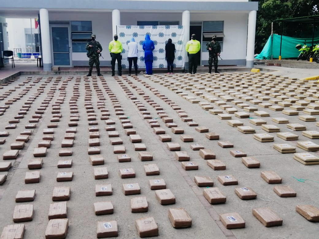 Ofensiva del Ejército Nacional contra el narcotráfico logra la incautación de más de una tonelada de marihuana en el norte del Cauca