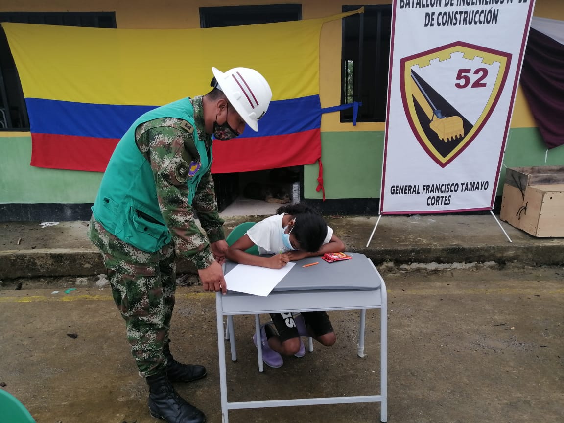 70 niños en Nariño participaron en jornada de manejo de residuos sólidos y reforestación.