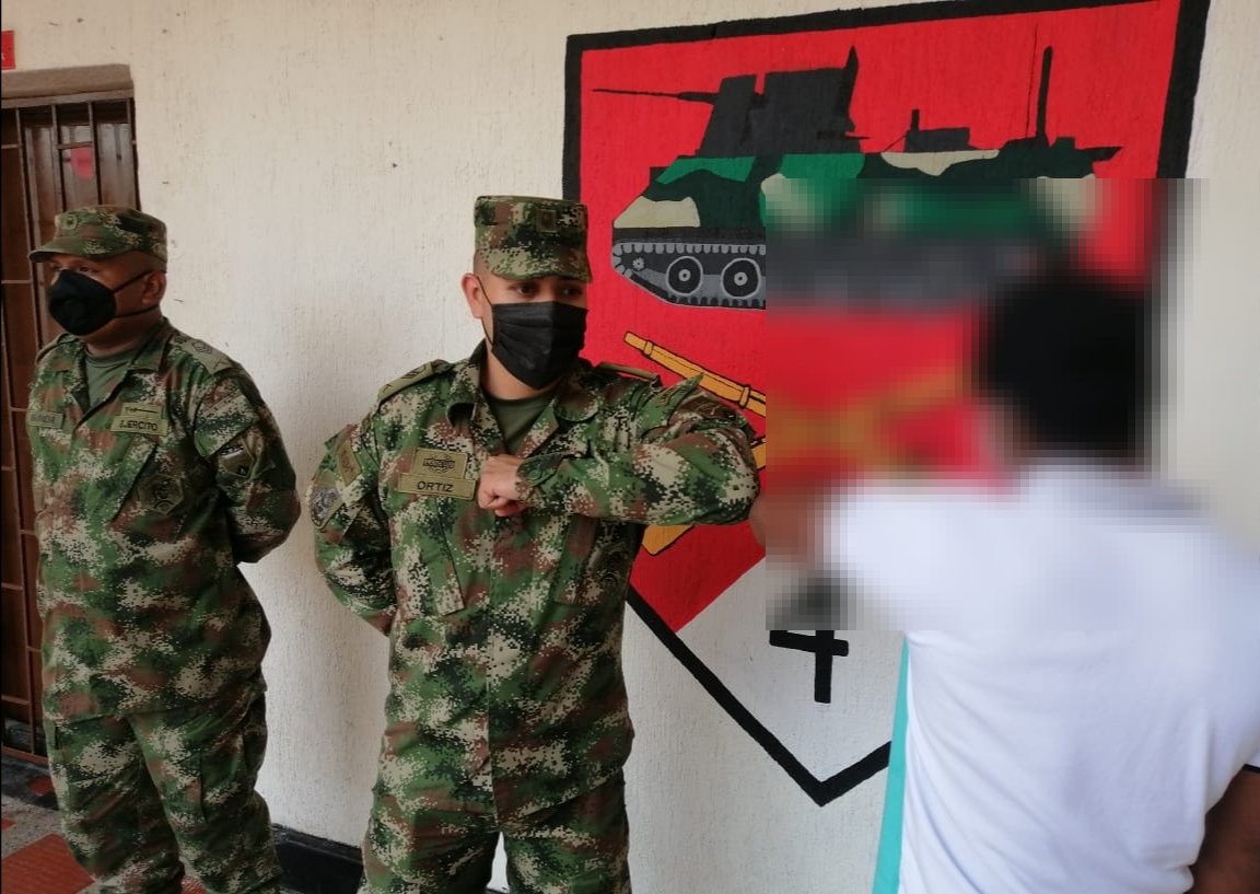 Ante las tropas del Ejército Nacional se presentó voluntariamente un presunto integrante del ELN