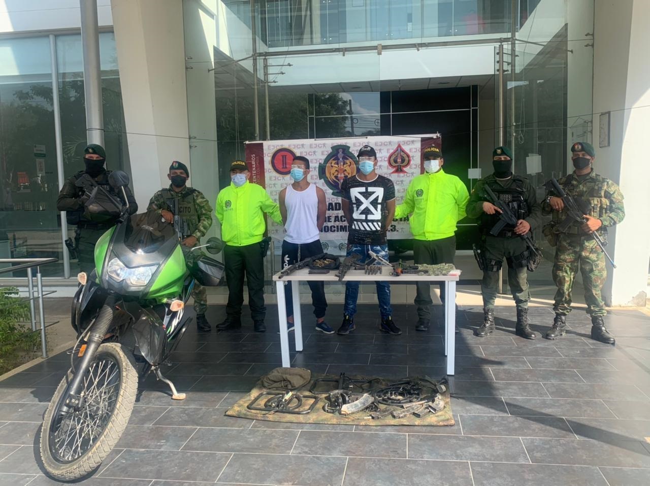 Ejército y Policía Nacional logran la captura de dos integrantes del GAO- Pelusos con material de guerra.