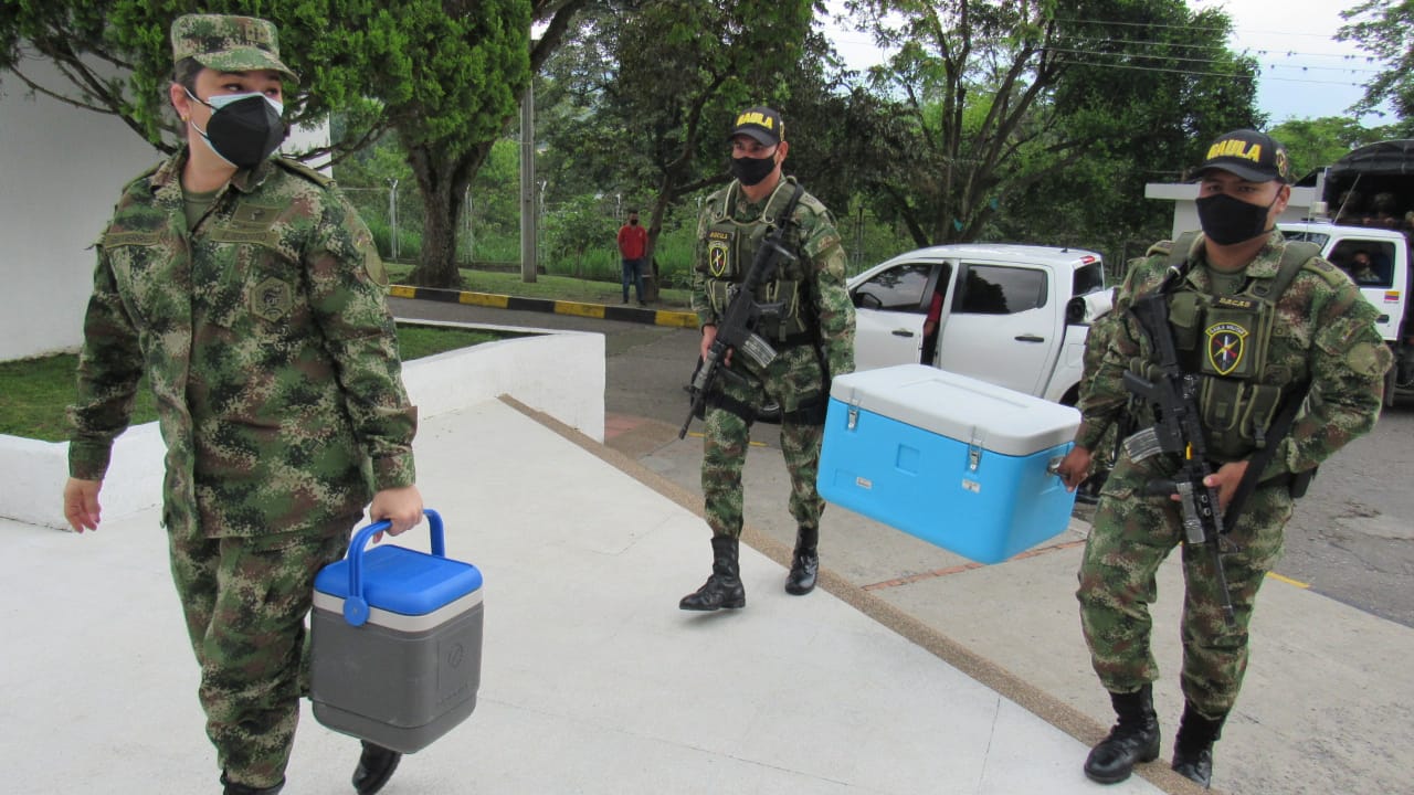 En el Establecimiento de Sanidad Militar de Ibagué, inició la jornada de inmunización contra el Covid-19