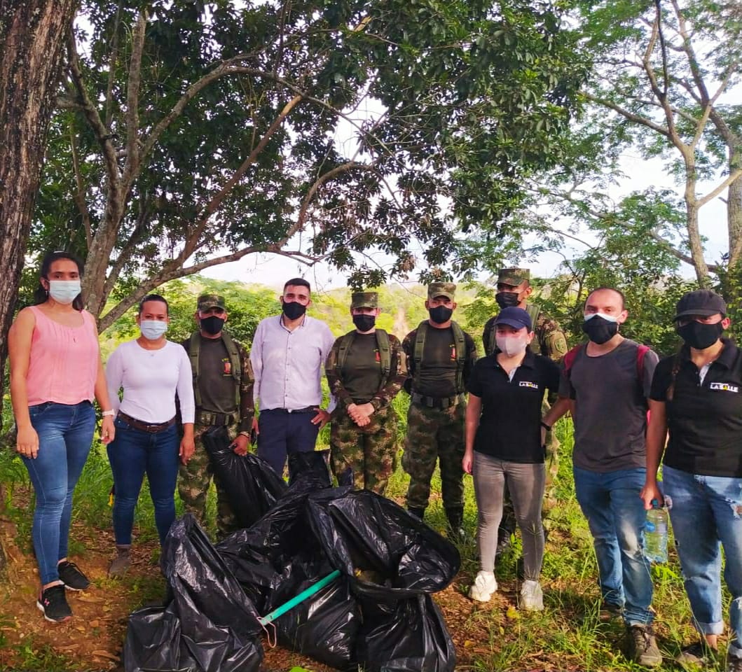 La Escuela de Suboficiales se une a la iniciativa de preservar el medio ambiente