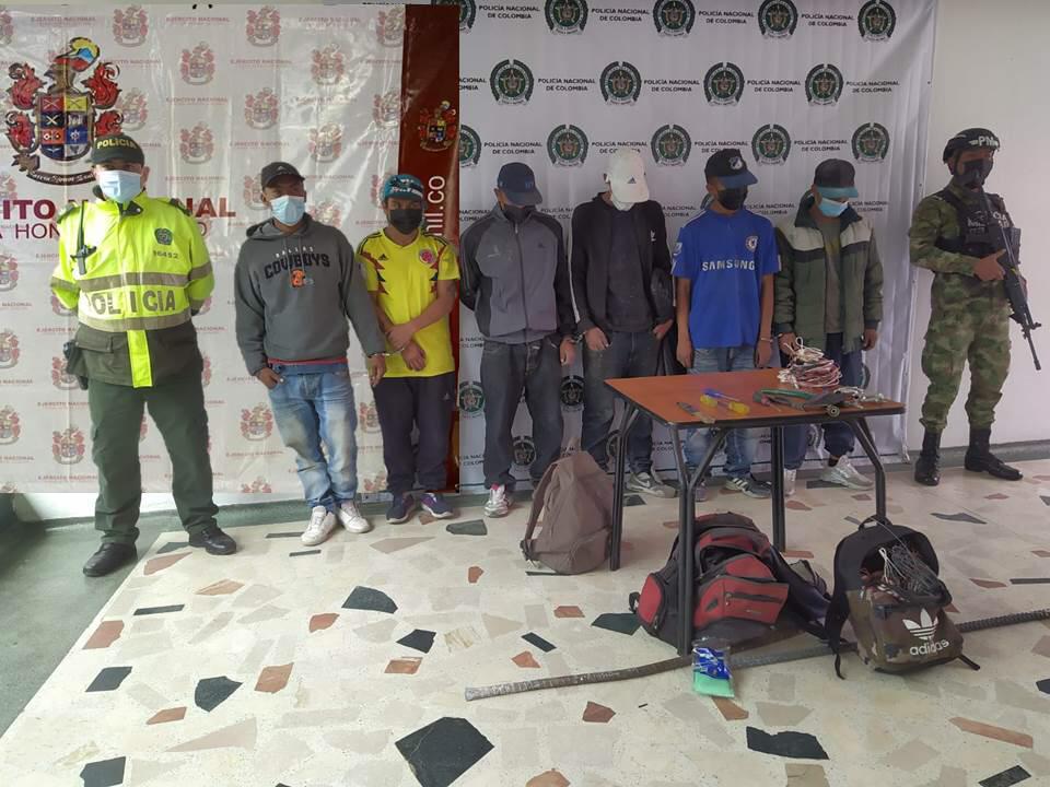Ejército y Policía capturan seis personas en Bogotá
