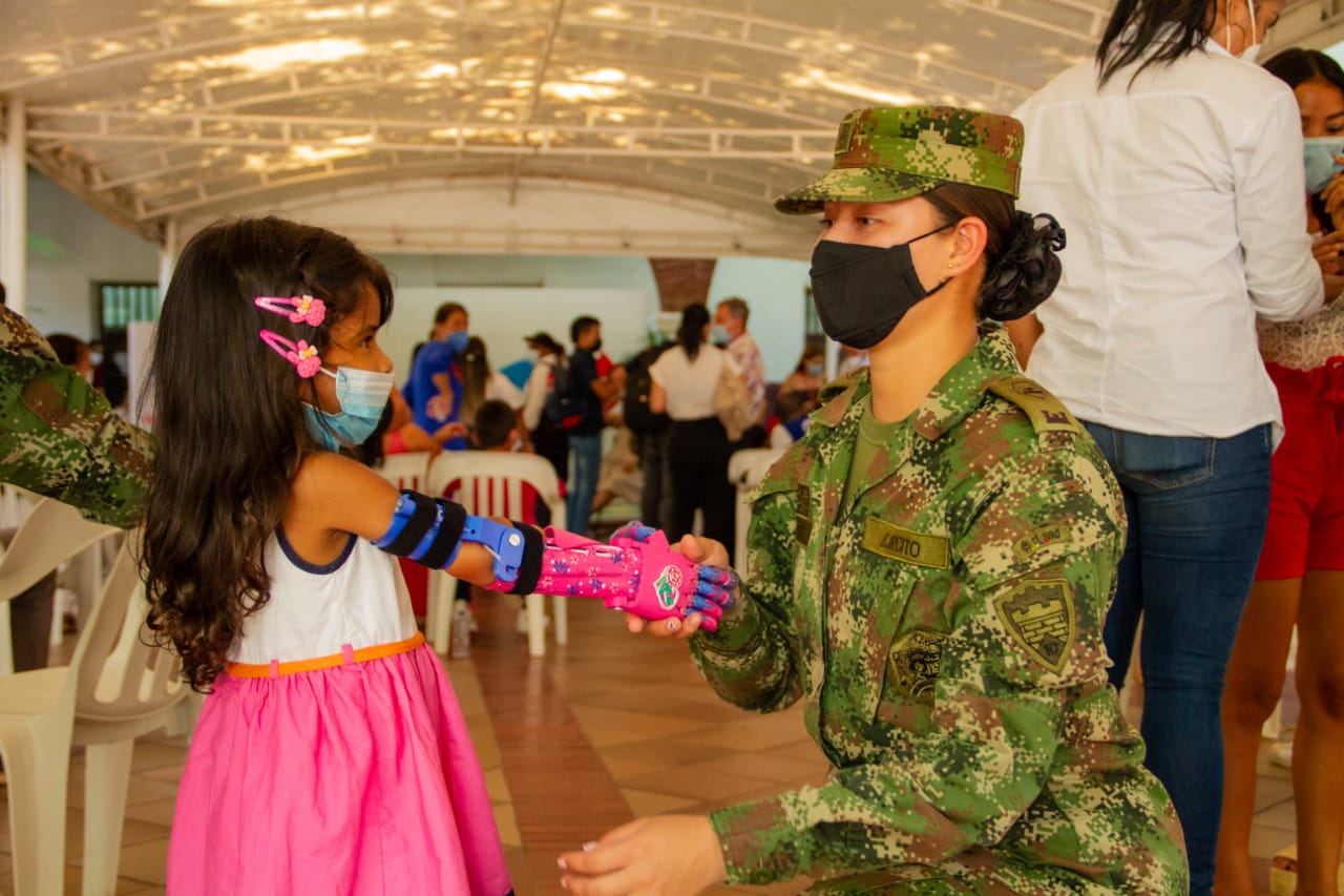 Ejército Nacional realizó la entrega de prótesis a niños, niñas y adultos en el Cesar