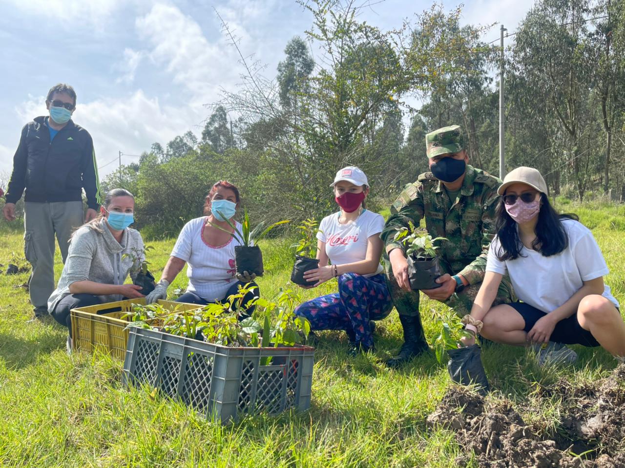 Ejército Nacional realiza siembra en Laguna La Herrera.