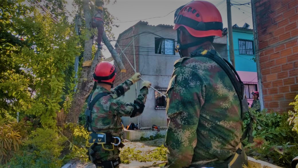 Ejército Nacional atiende emergencia por lluvias en Puerto Berrío, Antioquia