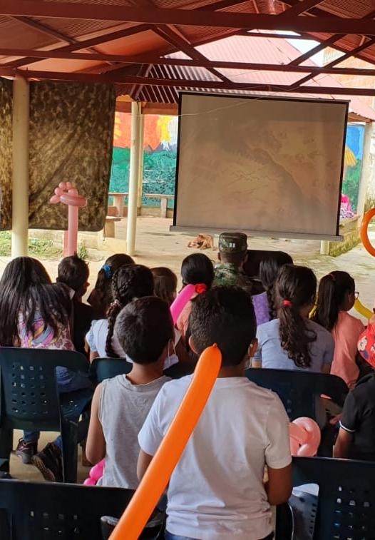 Ejército Nacional realizó jornada recreativa de Cine al Parque en el Magdalena