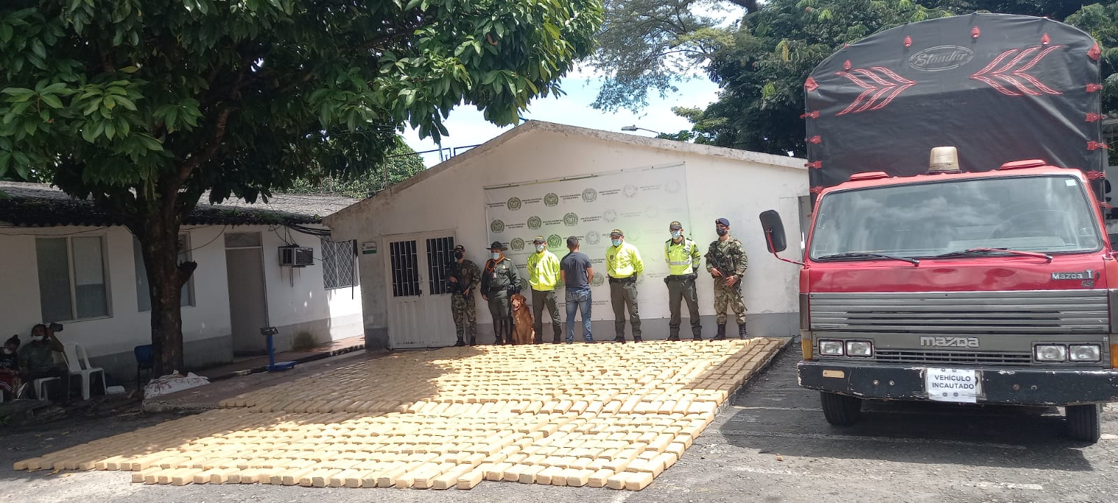 En Villavicencio, Ejército y Policía incautaron cerca de una tonelada de marihuana