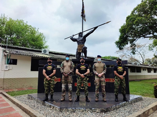 Francia exalta el entrenamiento militar
