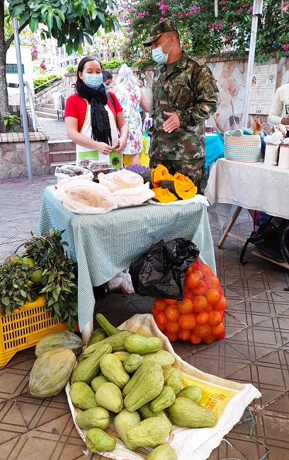 Habitantes de San Vicente de Chucurí apoyaron mercado campesino para la reactivación del agro en la región
