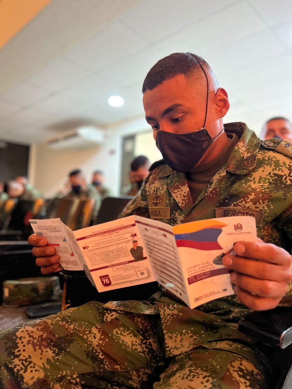 Avanzan capacitaciones al personal militar en Fundamentos para la Democracia.
