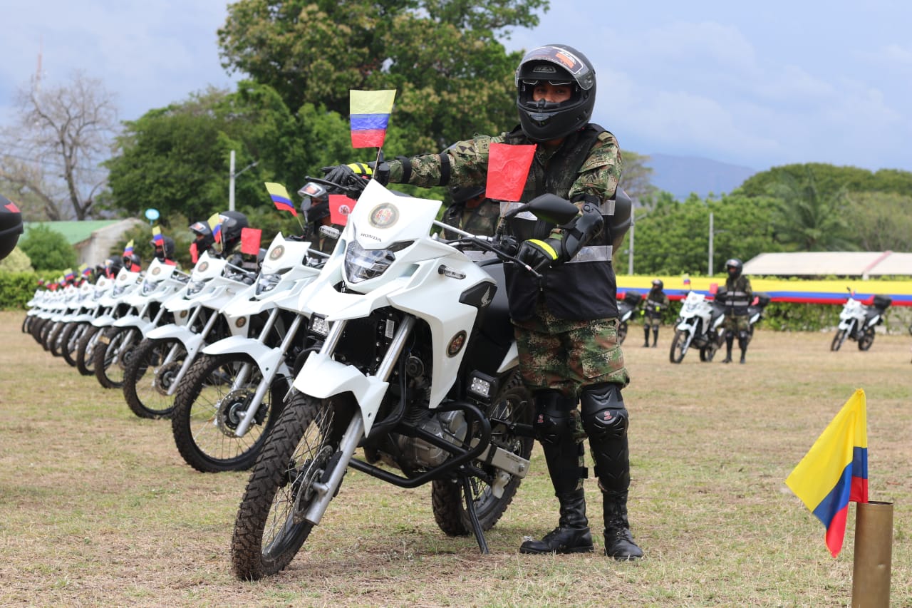 Ministerio del Interior entregó 57 motos al Ejército para reforzar la seguridad en Cesar y la Guajira