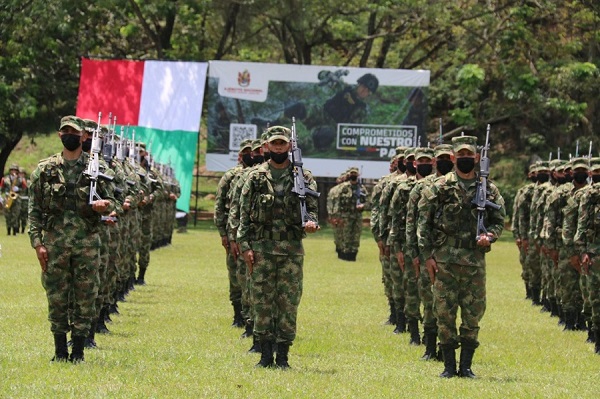 Ejército Nacional dio la bienvenida a los nuevos protectores de la democracia