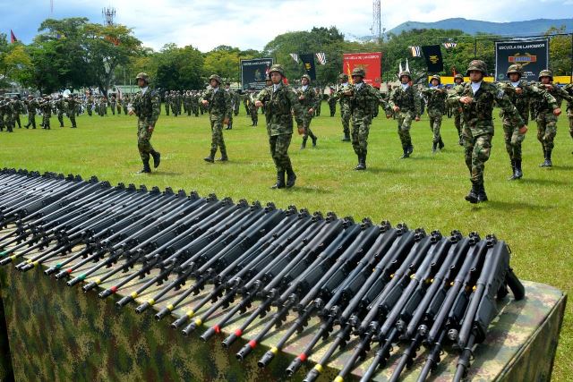 Con la entrega simbólica de las Armas, avanza el servicio militar en Tolemaida