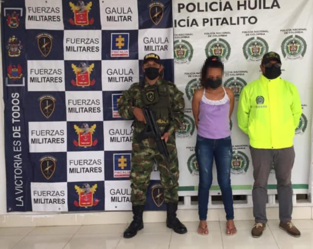 Capturada en flagrancia cuando recibía dinero para devolver elementos hurtados