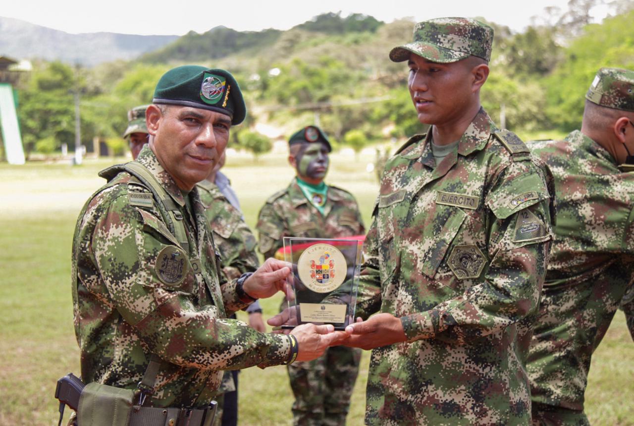 El Ejército Nacional le entrega al país 1201 nuevos soldados profesionales