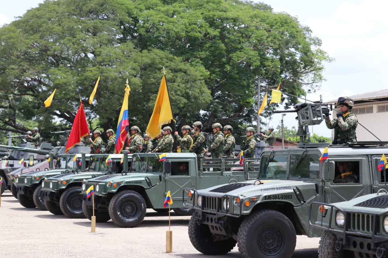 Hombres y mujeres de la Caballería Colombiana, celebraron un nuevo aniversario
