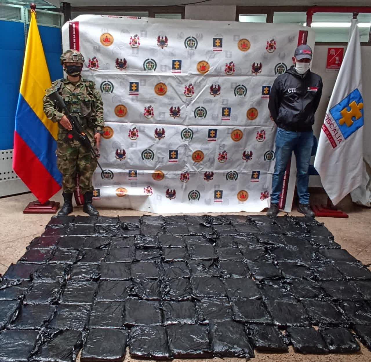 Octava Brigada y CTI descubren marihuana escondida en ocho puertas