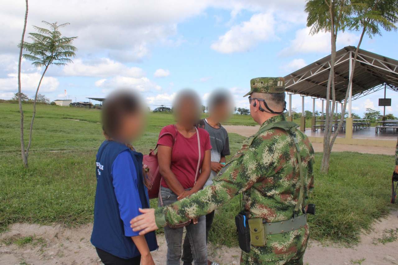 Ejército Nacional realiza apoyo humanitario para salvaguardar la vida de dos ciudadanos en Montecristo, sur de Bolívar