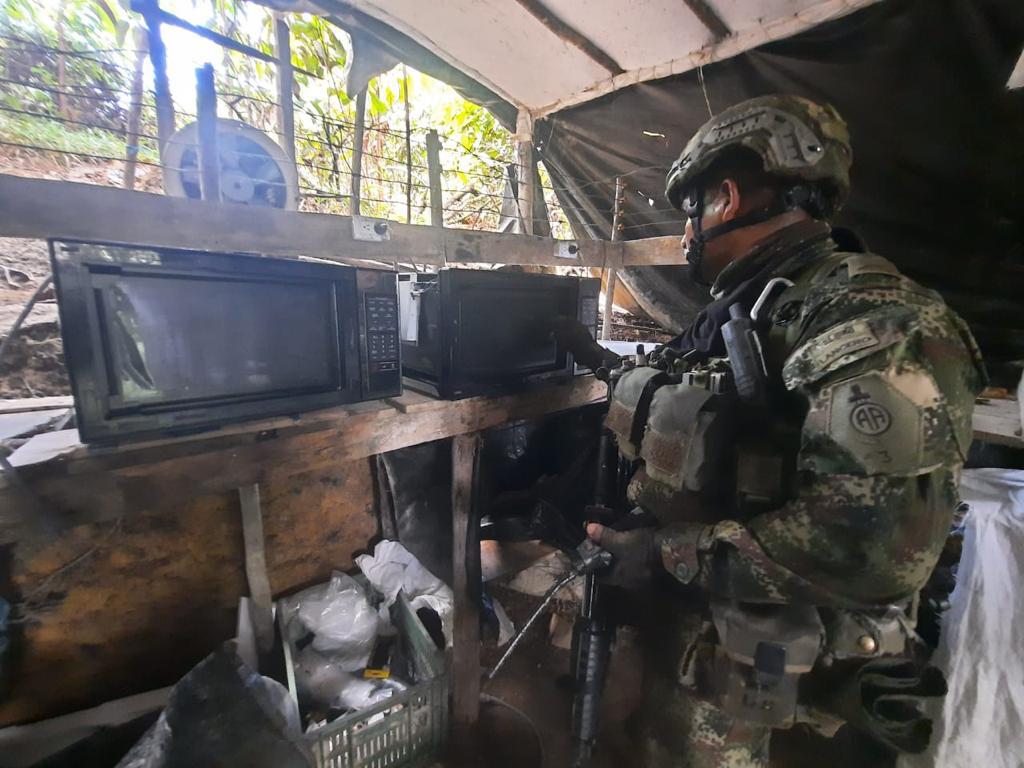 En medio de riesgosa operación, Ejército Nacional incautó cerca de cinco toneladas de clorhidrato de cocaína