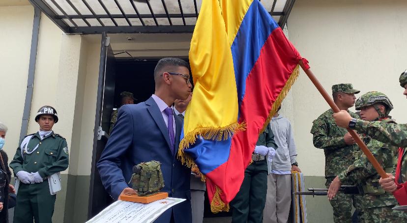 100 Soldados SL18 se licenciaron con honores
