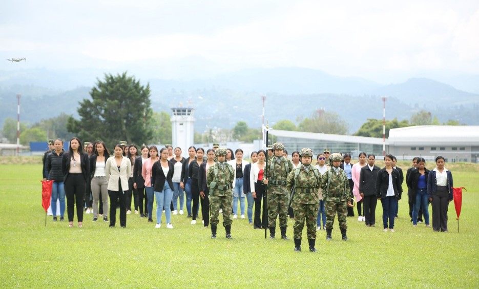 En Popayán, Cauca, 39 mujeres iniciaron su servicio militar voluntario