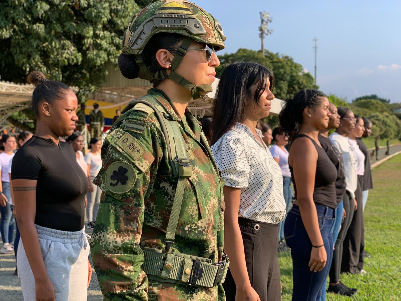 52 mujeres se incorporaron al servicio militar voluntario en la Tercera Brigada