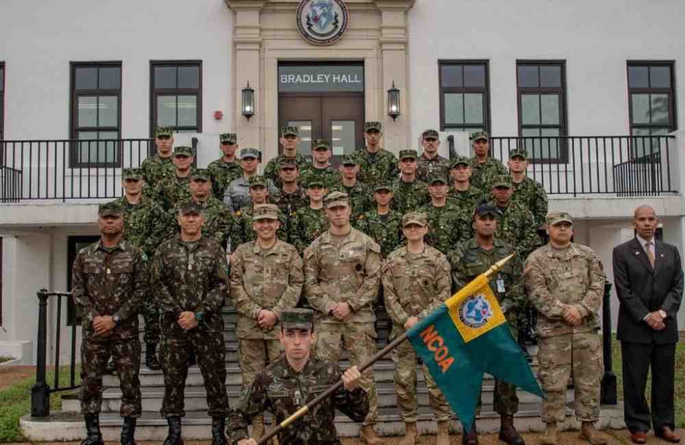 Futuros suboficiales del Ejército Nacional culminaron con éxito Curso de Liderazgo en Estados Unidos
