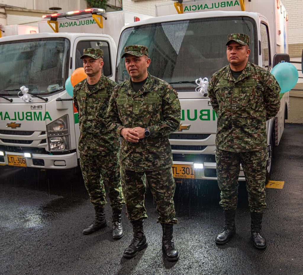 Nuevas ambulancias refuerzan el sistema de salud del Ejército Nacional