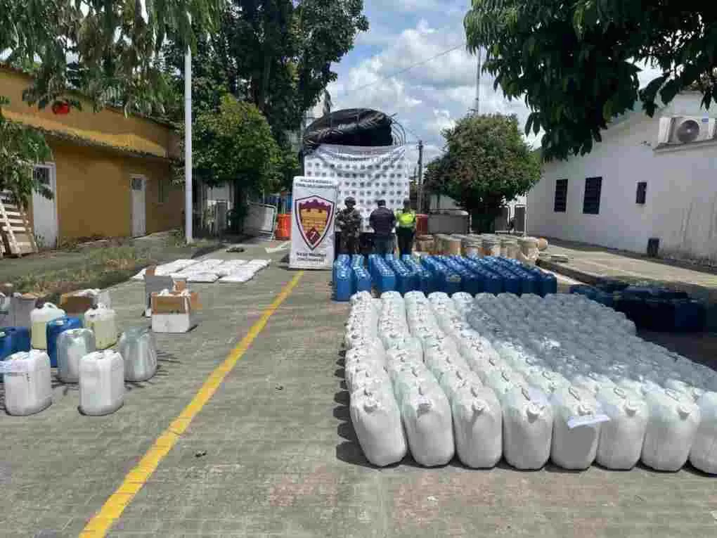 Ejército Nacional incauta insumos que serían empleados en la fabricación de narcóticos en los Llanos Orientales