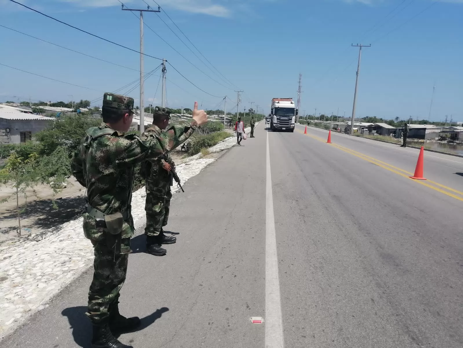 Tropas de la Segunda Brigada hacen presencia en la vía Barranquilla-Ciénaga