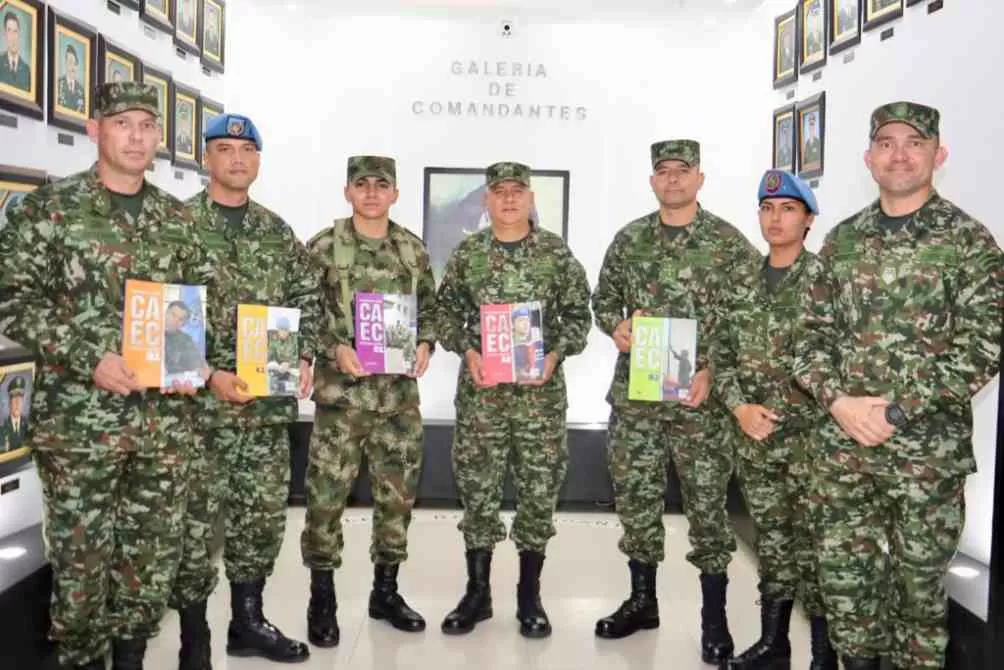 Entrega del programa académico Colombian Army English Course (CAEC) a la EMSUB