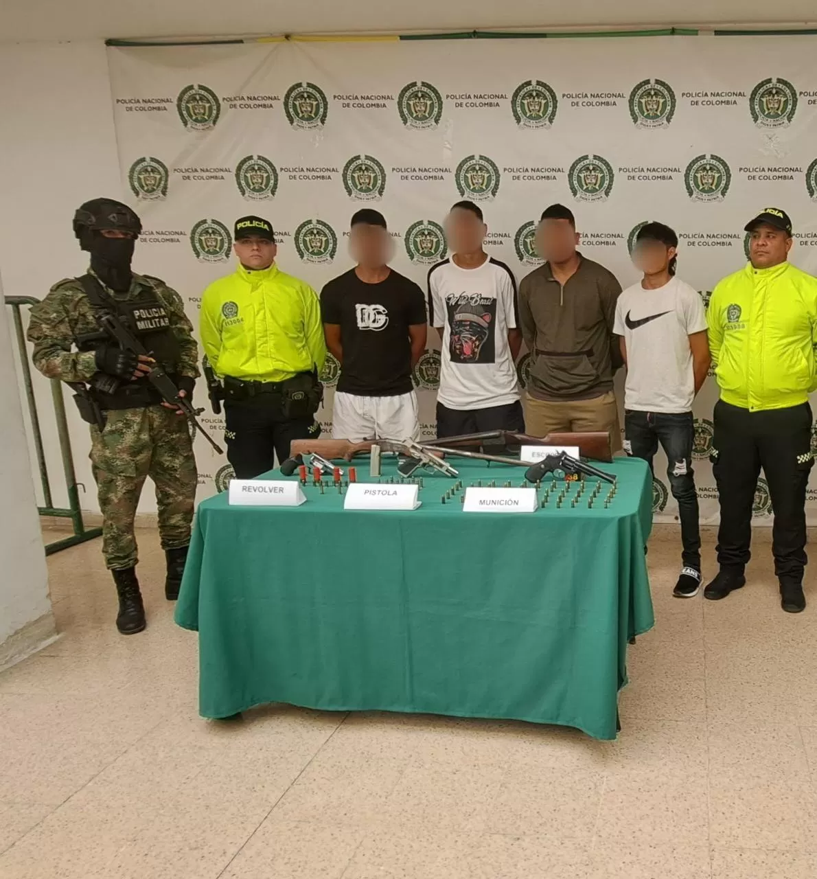 En operación coordinada entre el Ejército Nacional y la Policía Nacional se dio captura a cuatro presuntos integrantes del GDO Los Costeños