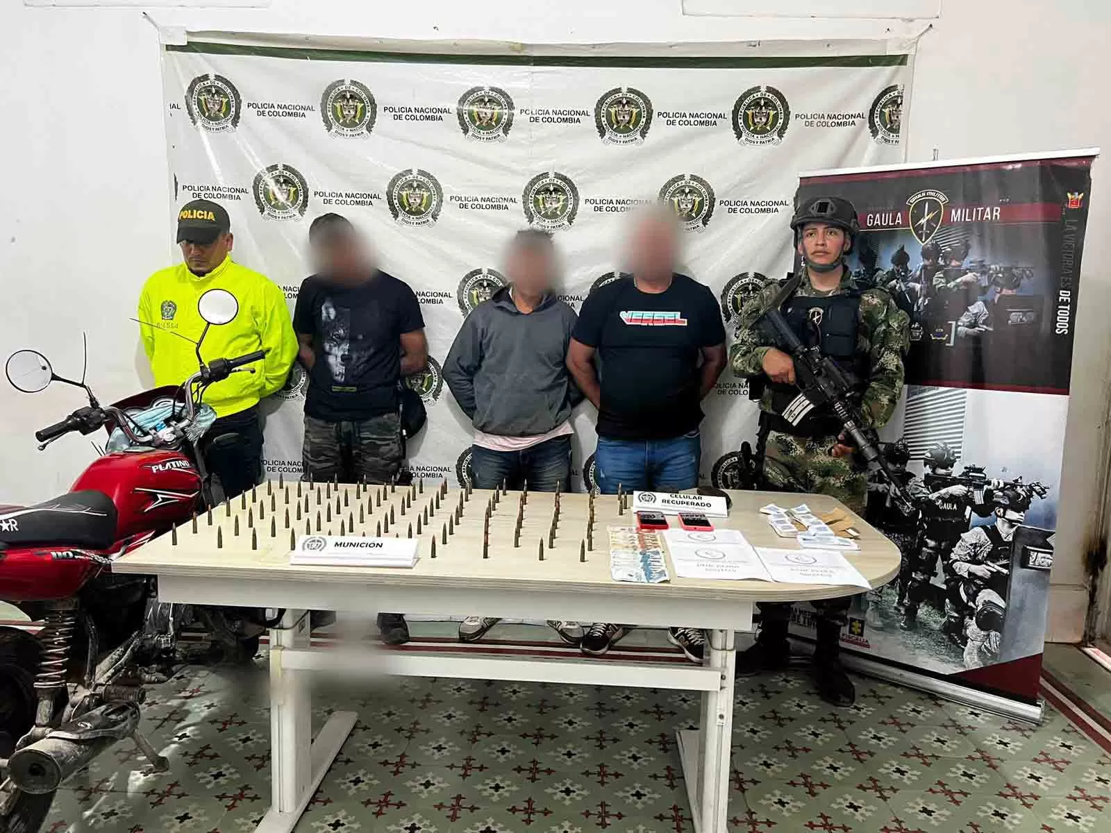 El Ejército Nacional en coordinación con la Policía Nacional captura a tres presuntos integrantes del Clan del Golfo