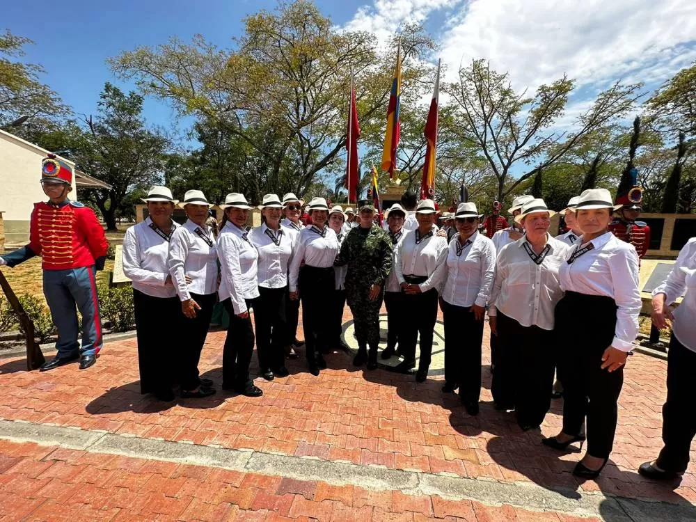 Mujeres de Honor y gloria: Curso de Suboficiales Policarpa Salavarrieta