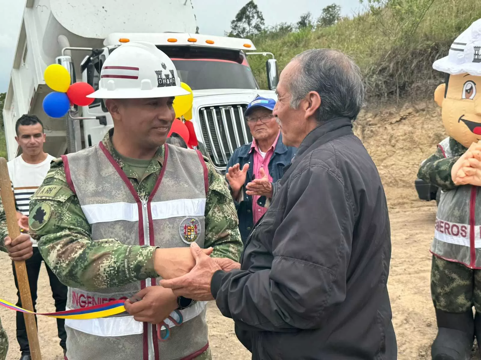 Cerca de 10 kms de vías terciarias fueron entregados por Ingenieros Miliatres a las comunidades de Imues, Nariño
