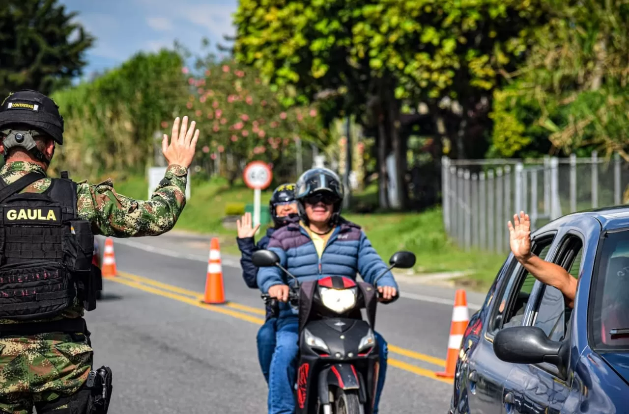 El Ejército Nacional refuerza la campaña viaje seguro