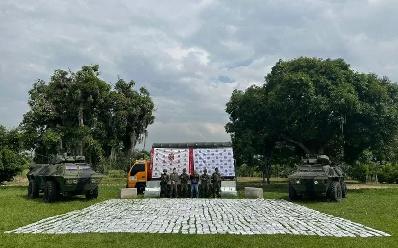 Un megalaboratorio para procesar cocaína desmantelado y la incautación de tonelada y media de marihuana dejan operaciones militares en el norte del Cauca
