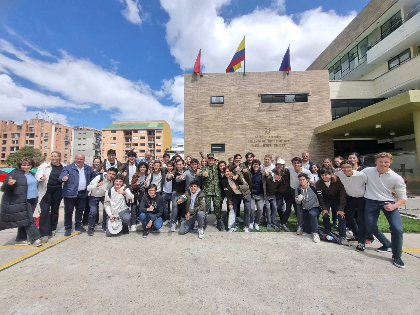 Colegio Nueva Granada visitó el Comando de Reclutamiento