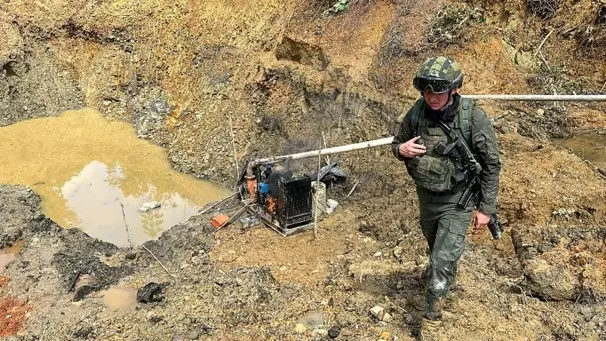En Buenaventura fue neutralizada maquinaria y equipos para la explotación minera ilegal pertenecientes al grupo armado organizado residual Jaime Martínez