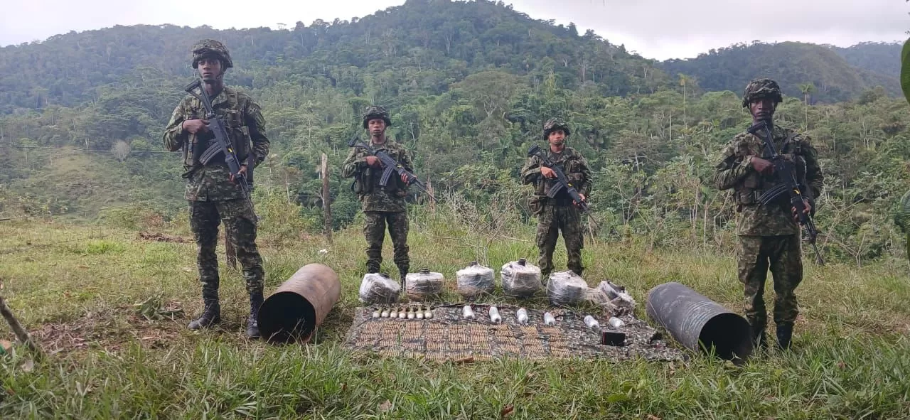 Ejército Nacional ubicó un depósito ilegal con material de guerra luego de sostener acciones ofensivas contra el GAO Clan del Golfo en el sur de Bolívar
