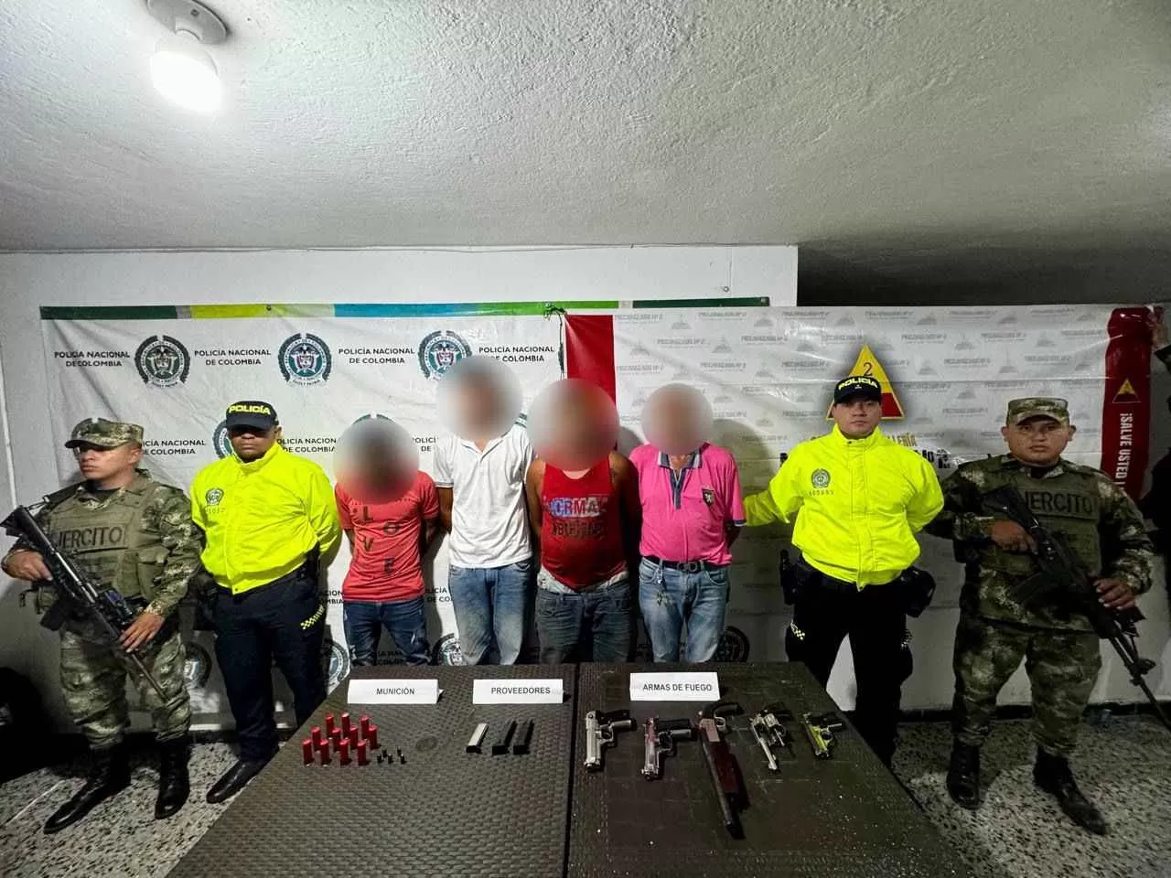 En La Guajira, Ejército Nacional incautó más de 20 kilos de clorhidrato de cocaína y capturó a seis personas en diferentes operaciones militares