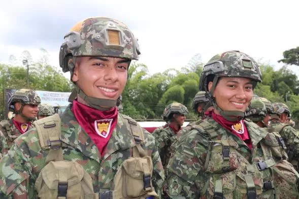 400 soldados juraron bandera y proteger al Eje Cafetero.