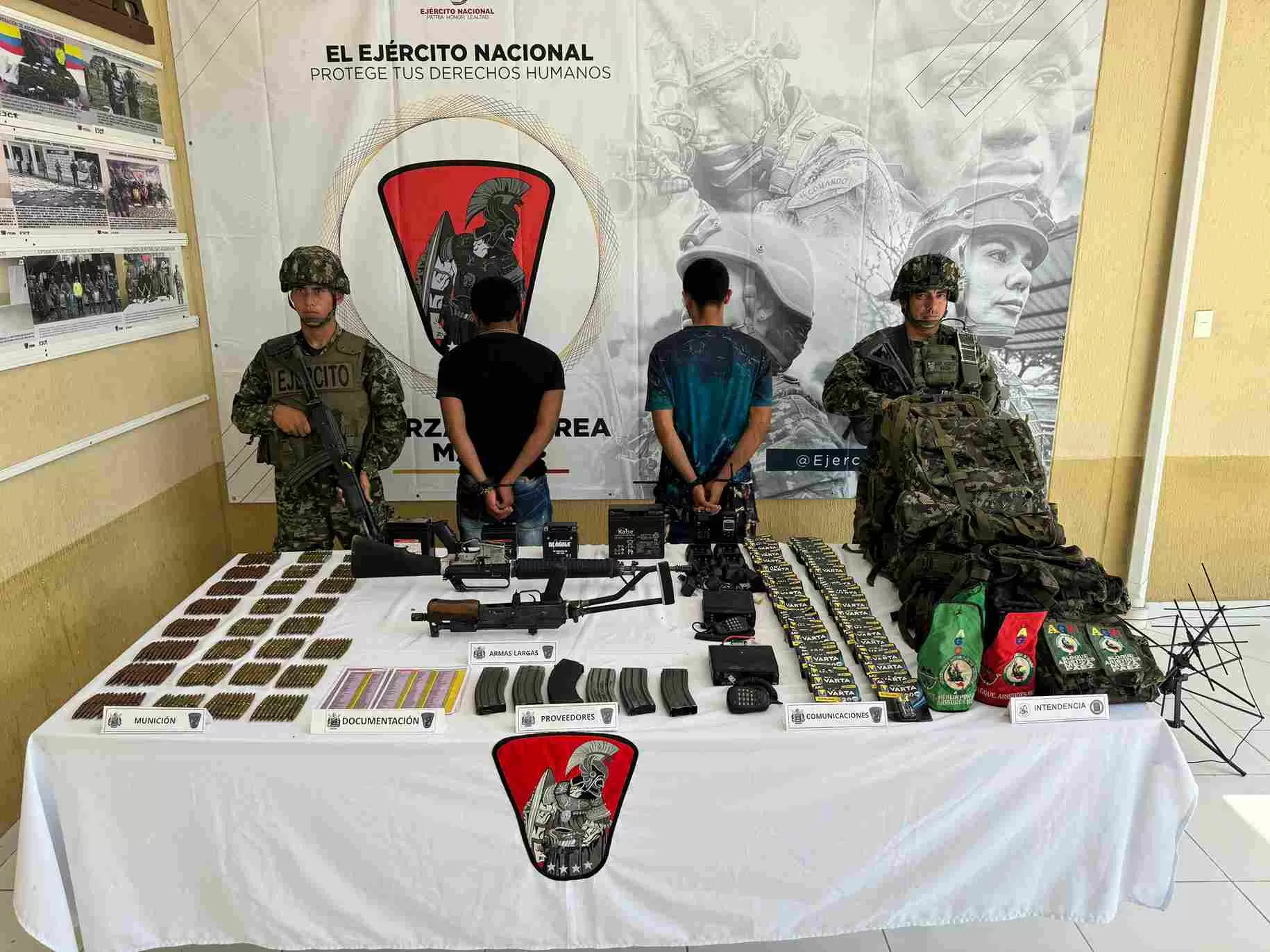 El Ejército Nacional capturó a dos presuntos integrantes del GAO Clan del Golfo con material de guerra en el sur de Bolívar