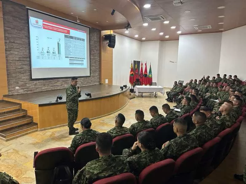 Entrenamiento institucional para el Estado Mayor y Plana Mayor de la Octava División del Ejército Nacional