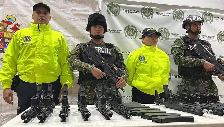 Ejèrcito incautó 10 fusiles  que iban a ser entregados  a Chiquito malo, jefe del Clan del Golfo