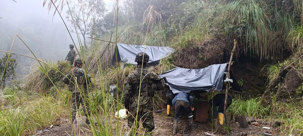 Tropas del Ejército Nacional hicieron el cierre técnico de 22 bocaminas de minería ilegal en los Farallones de Cali