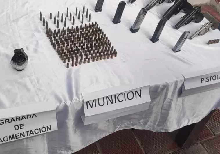 Operación del Ejército permitió la captura de cuatro presuntos integrantes de las disidencias de las FARC y el hallazgo de abundante material de guerra