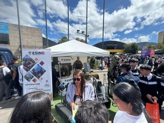 La Escuela de Ingenieros Militares presente en Expo Estudiante Nacional 2024: Mostrando su oferta académica y el potencial de los Ingenieros Militares