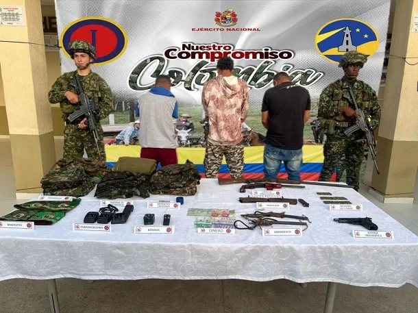 Capturados con material de guerra e intendencia tres presuntos integrantes del Clan del Golfo, en operación del Ejército Nacional en el sur de Bolívar